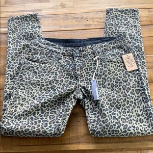 Cult of Individuality Reversible Leopard/Black